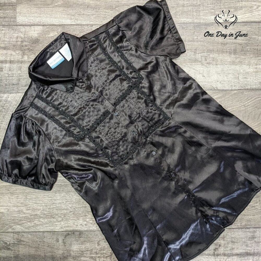 Announcements Button Down Maternity Top Size L